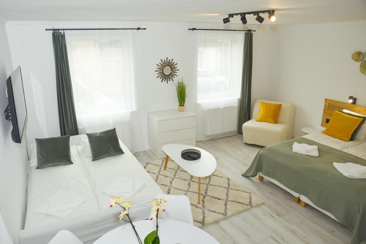 Raba92 Apartman House Buitenkant foto