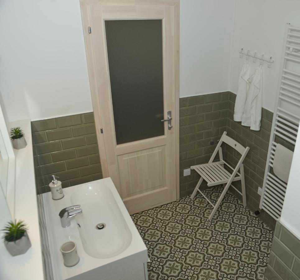 Raba92 Apartman House Buitenkant foto