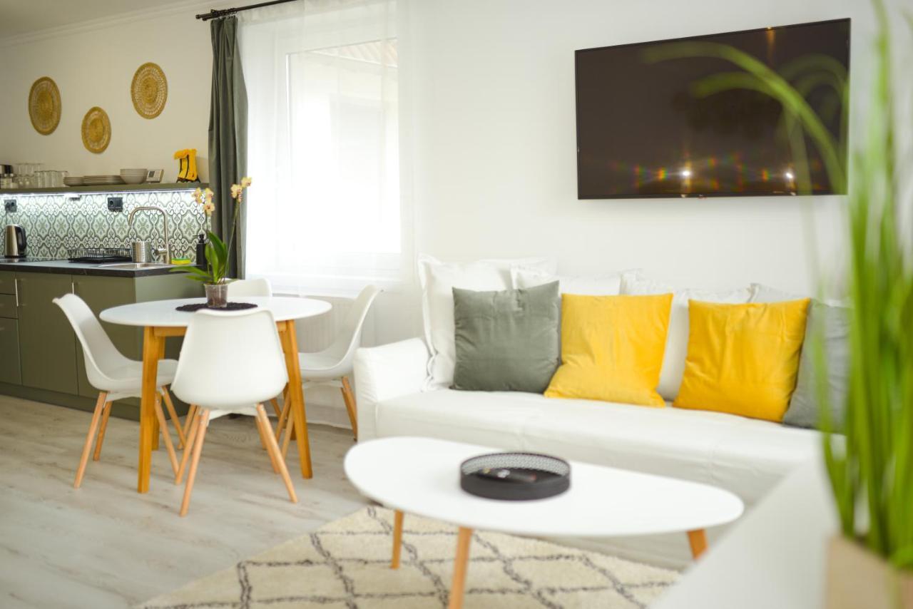 Raba92 Apartman House Buitenkant foto