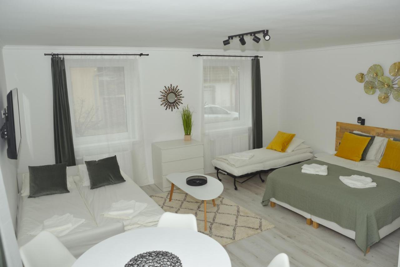 Raba92 Apartman House Buitenkant foto