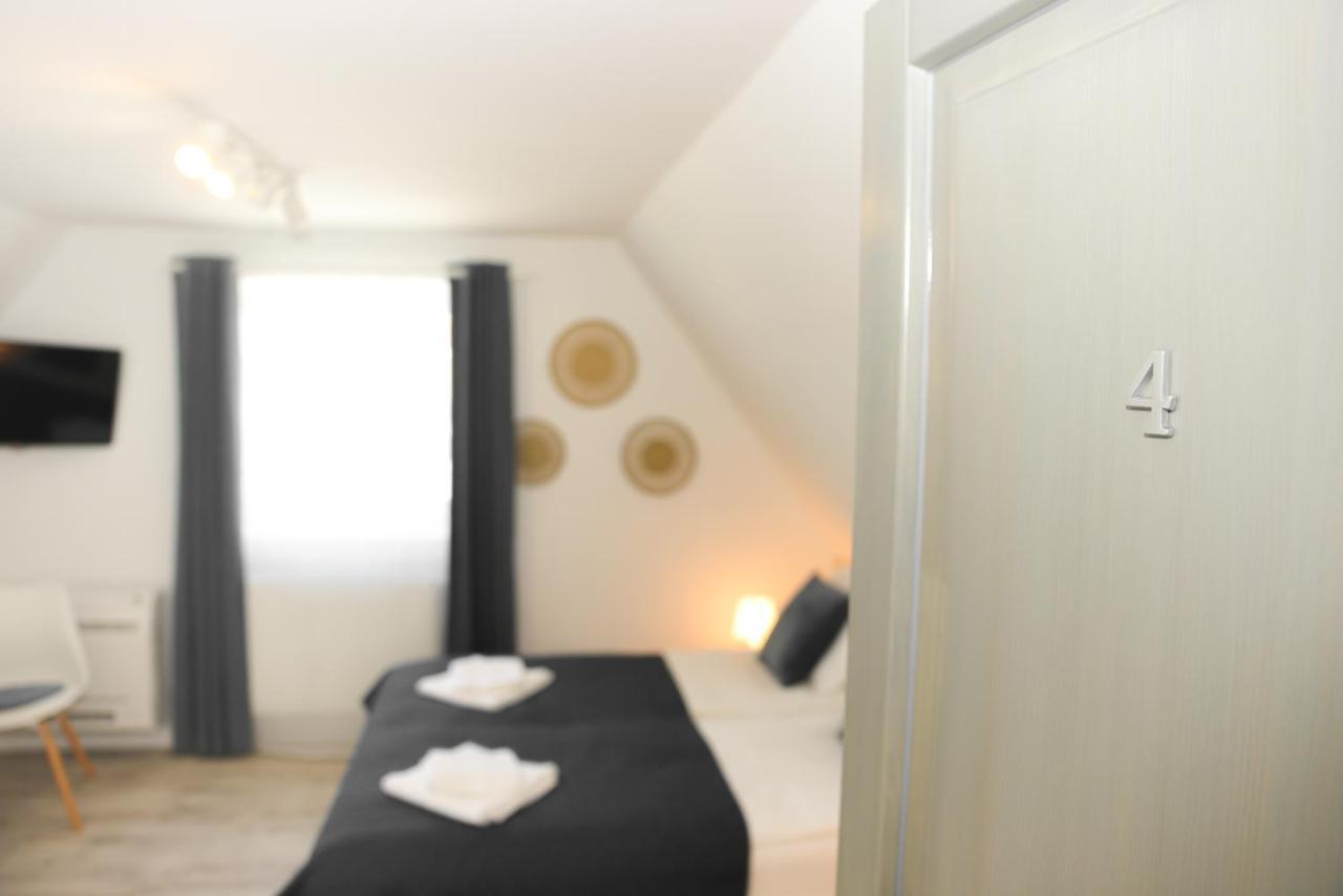 Raba92 Apartman House Buitenkant foto